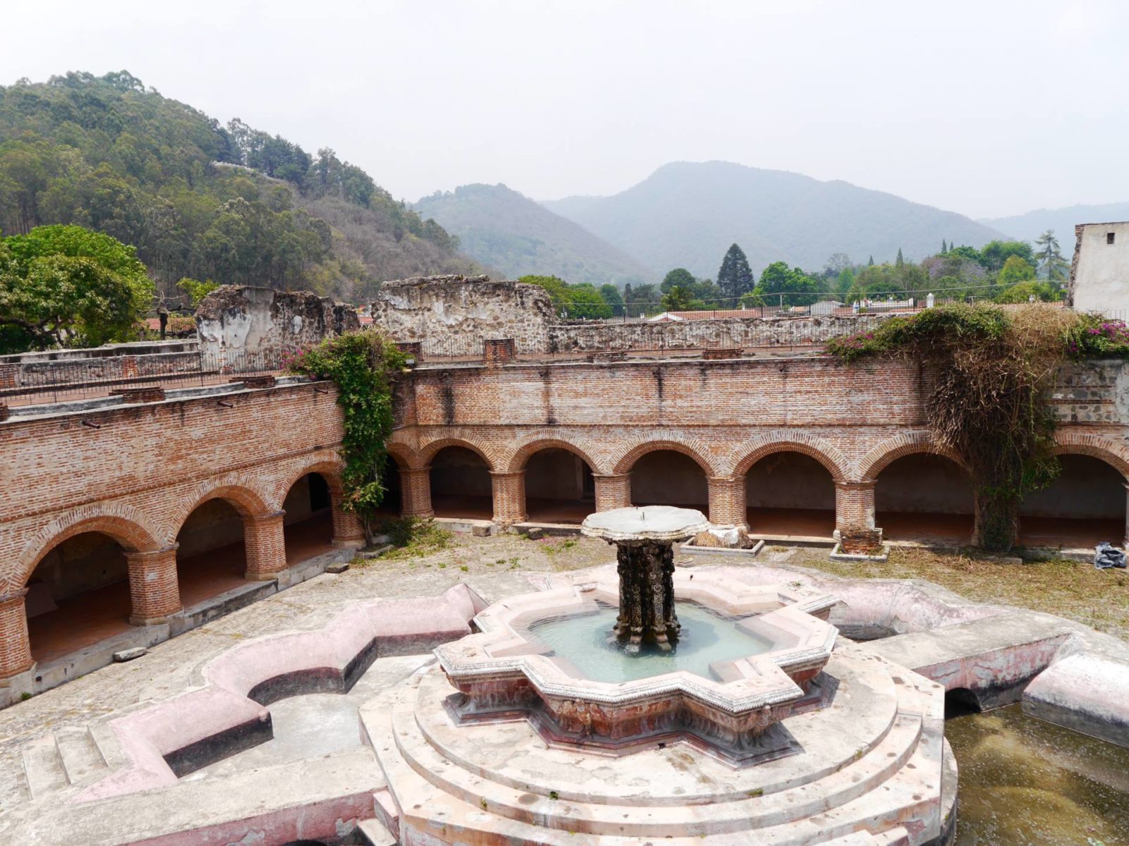 antigua-guatemala-la-merced-cloisters