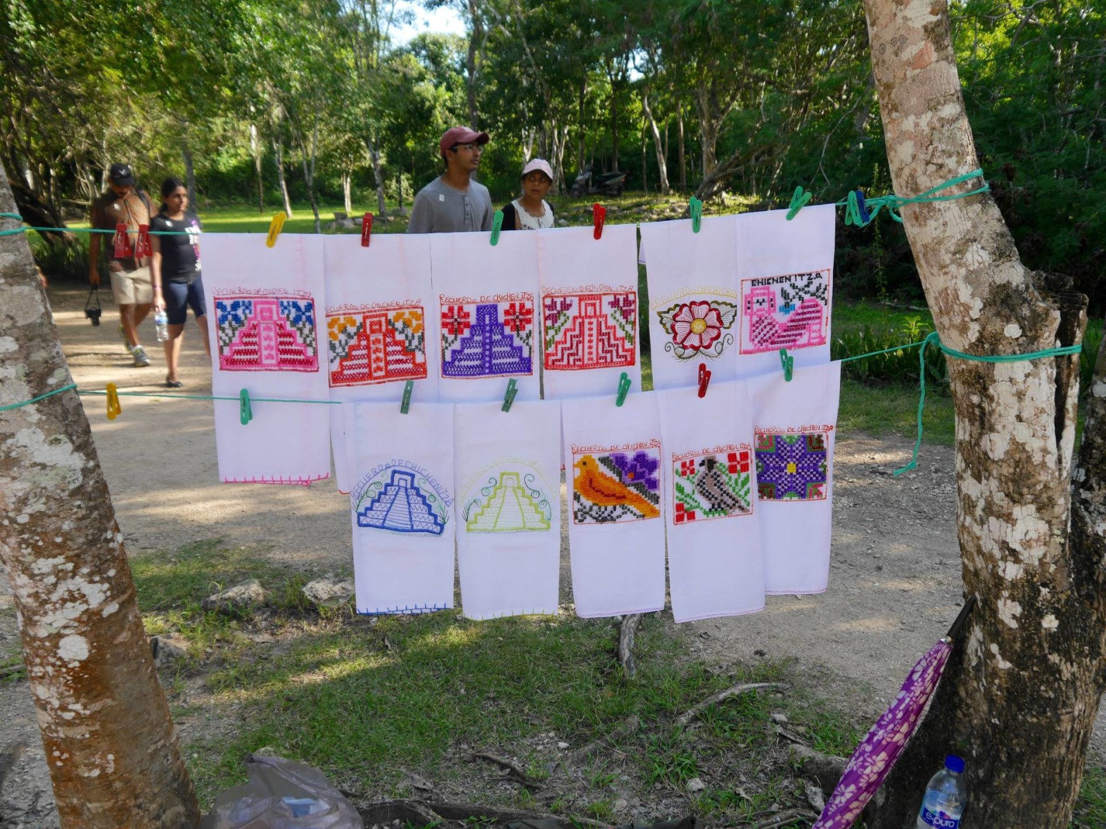 chichen-itza-mexico-art-stall