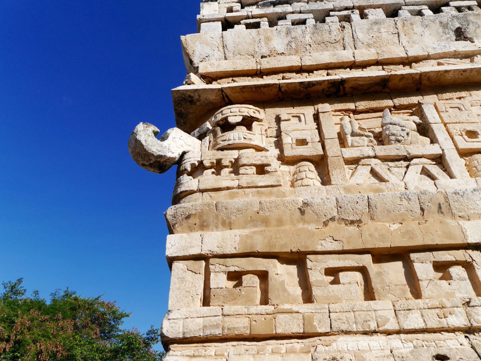 chichen-itza-mexico-mayan-carving