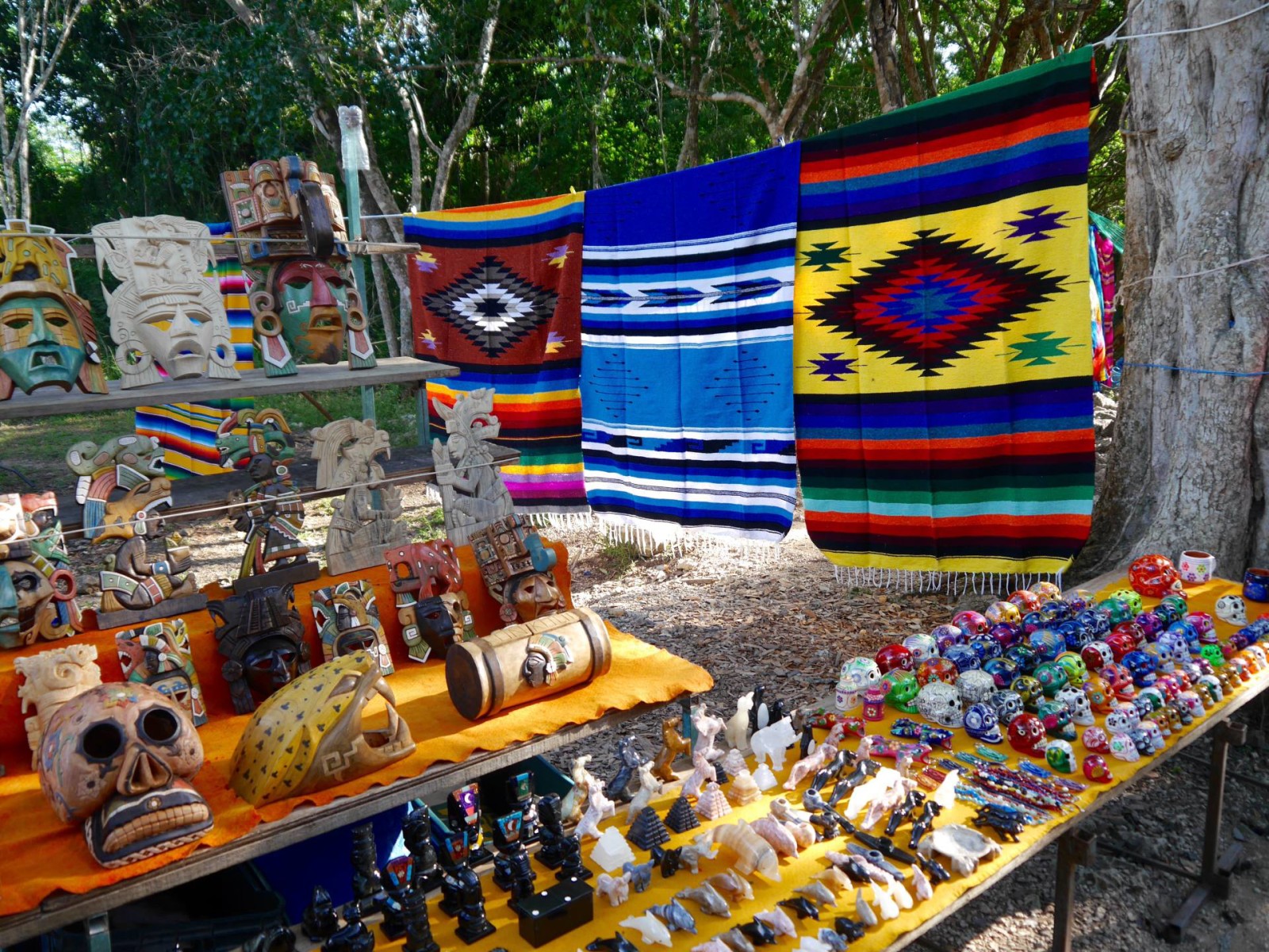 chichen-itza-mexico-stalls2