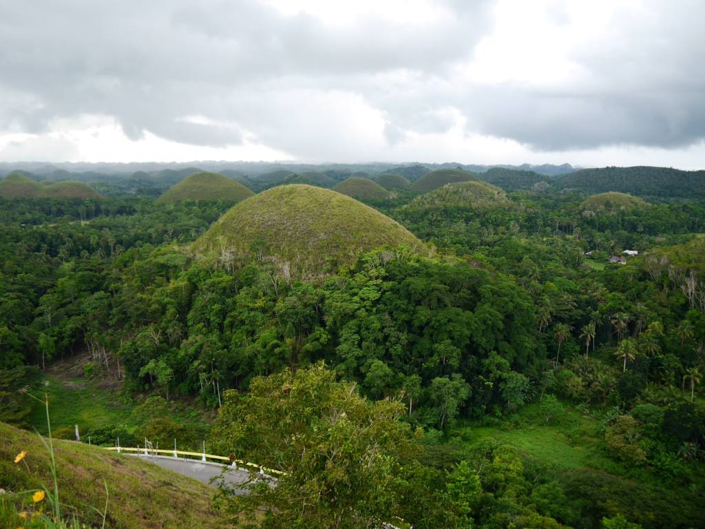 chocolate-hills-bohol-philippines