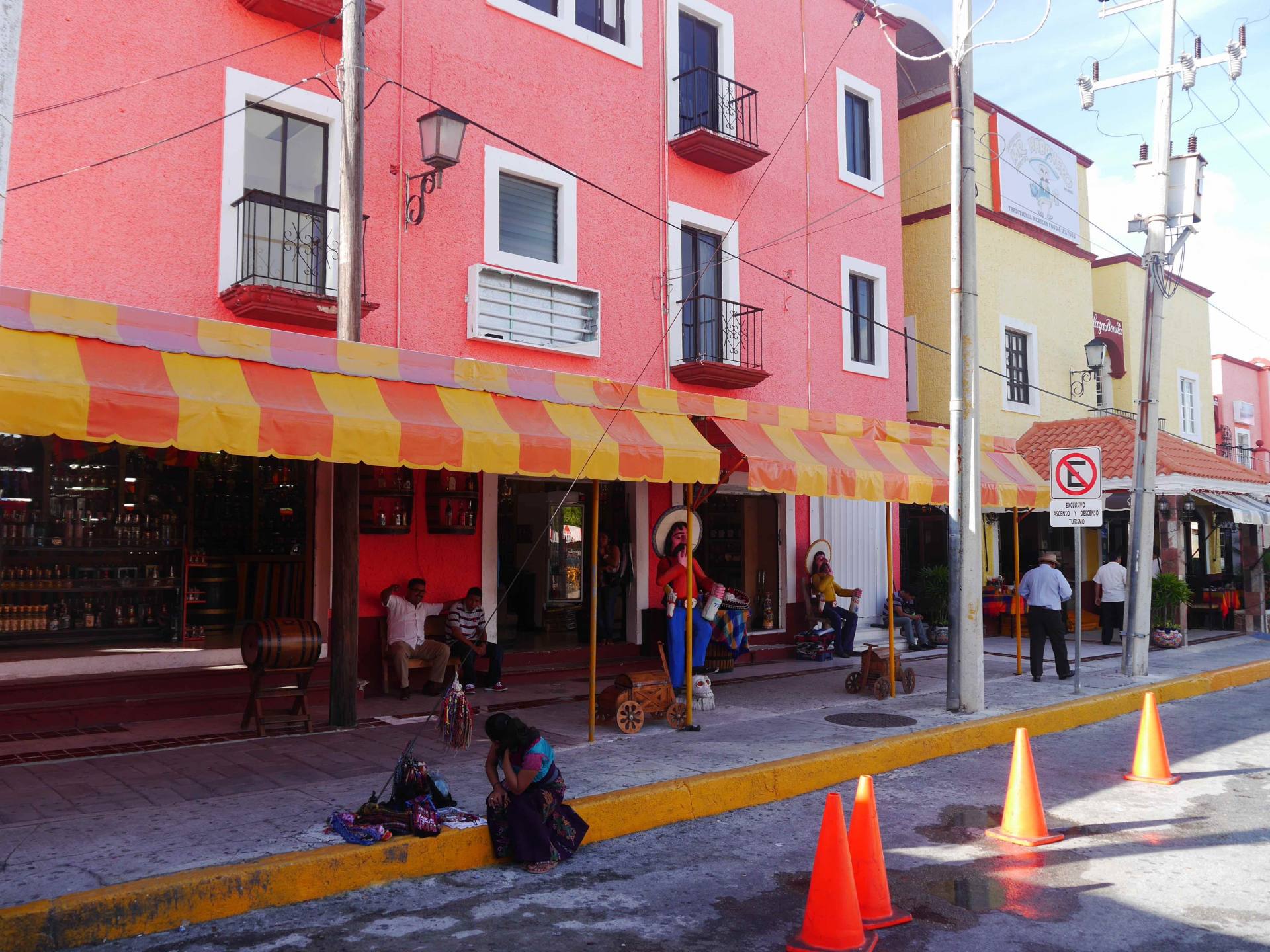 market-28-cancun-low