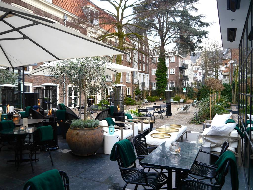 pulitzer-amsterdam-review-courtyard