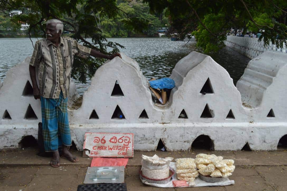 kandy-lake