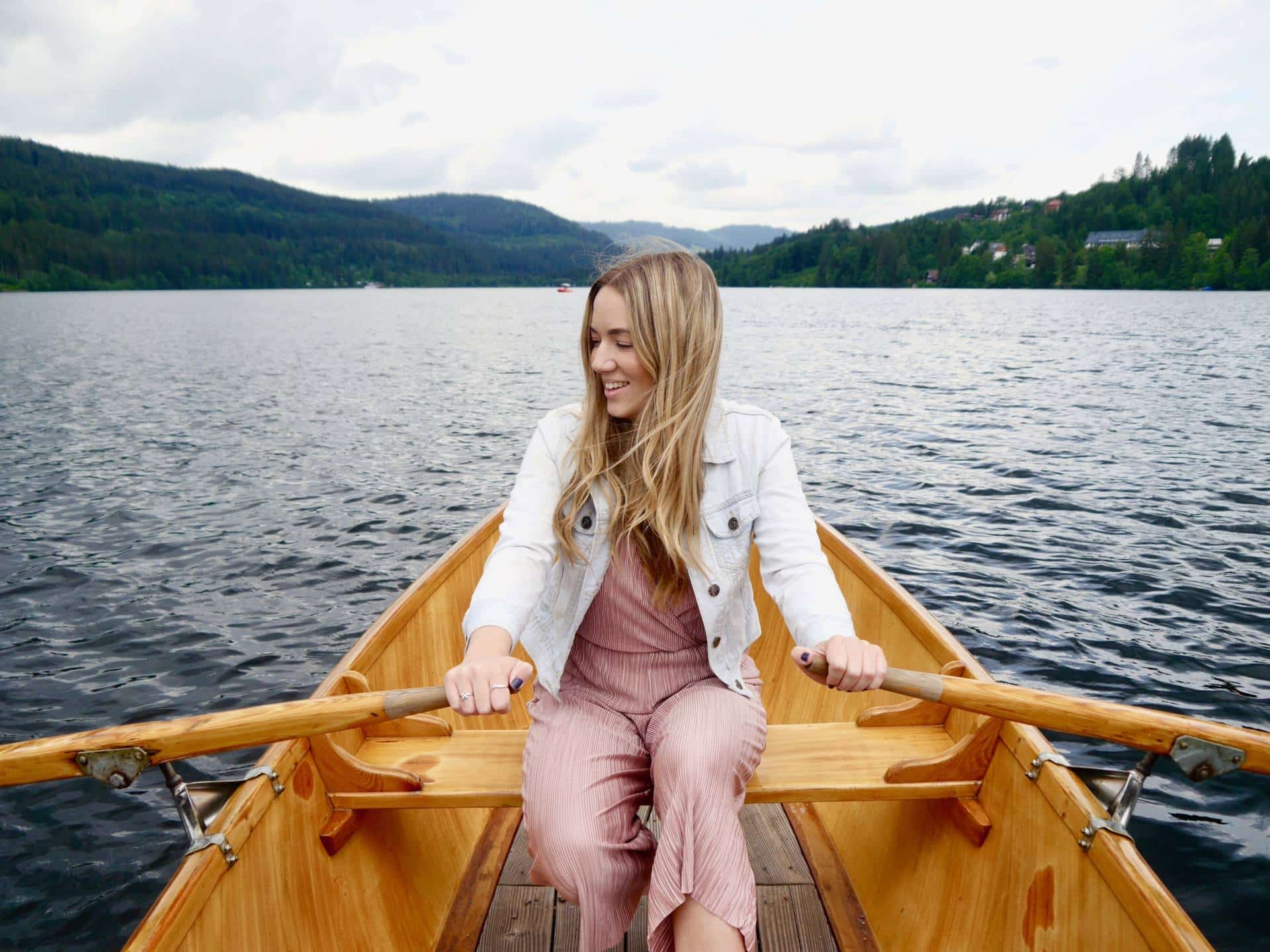 Rowing boat Lake Titisee| Things to do in the Black Forest