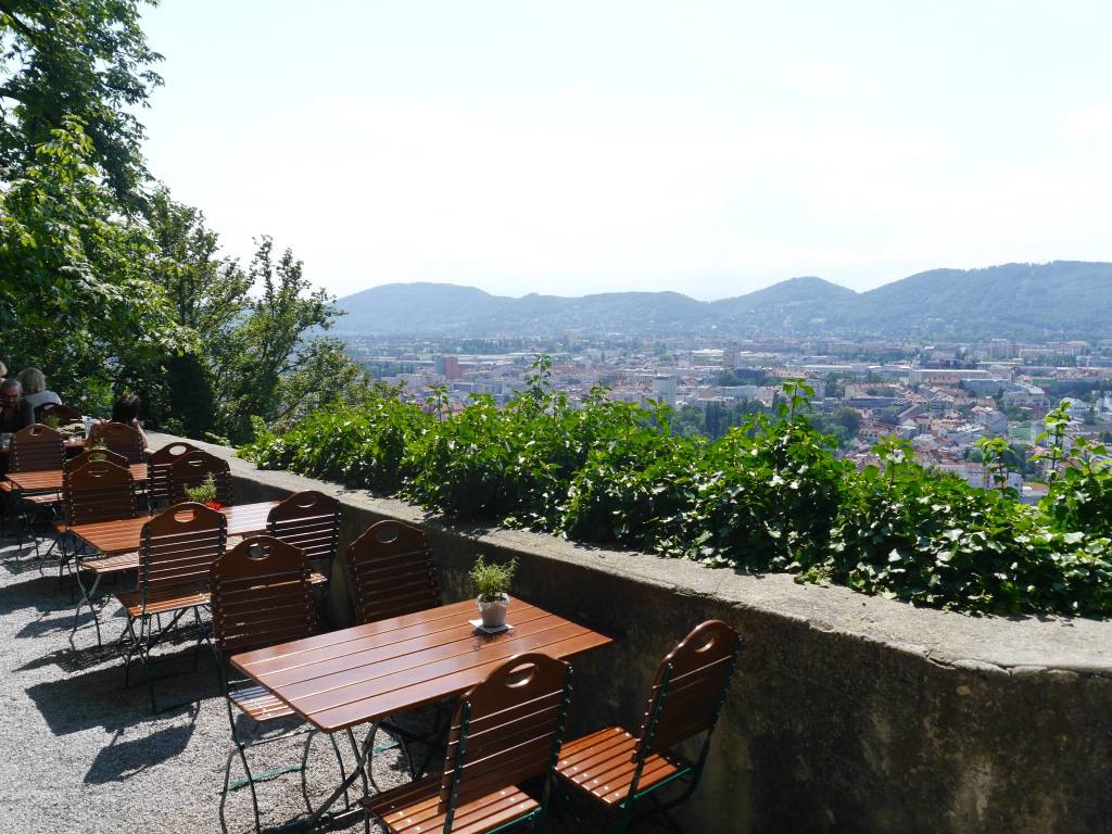 schlossberg-biergarten-graz