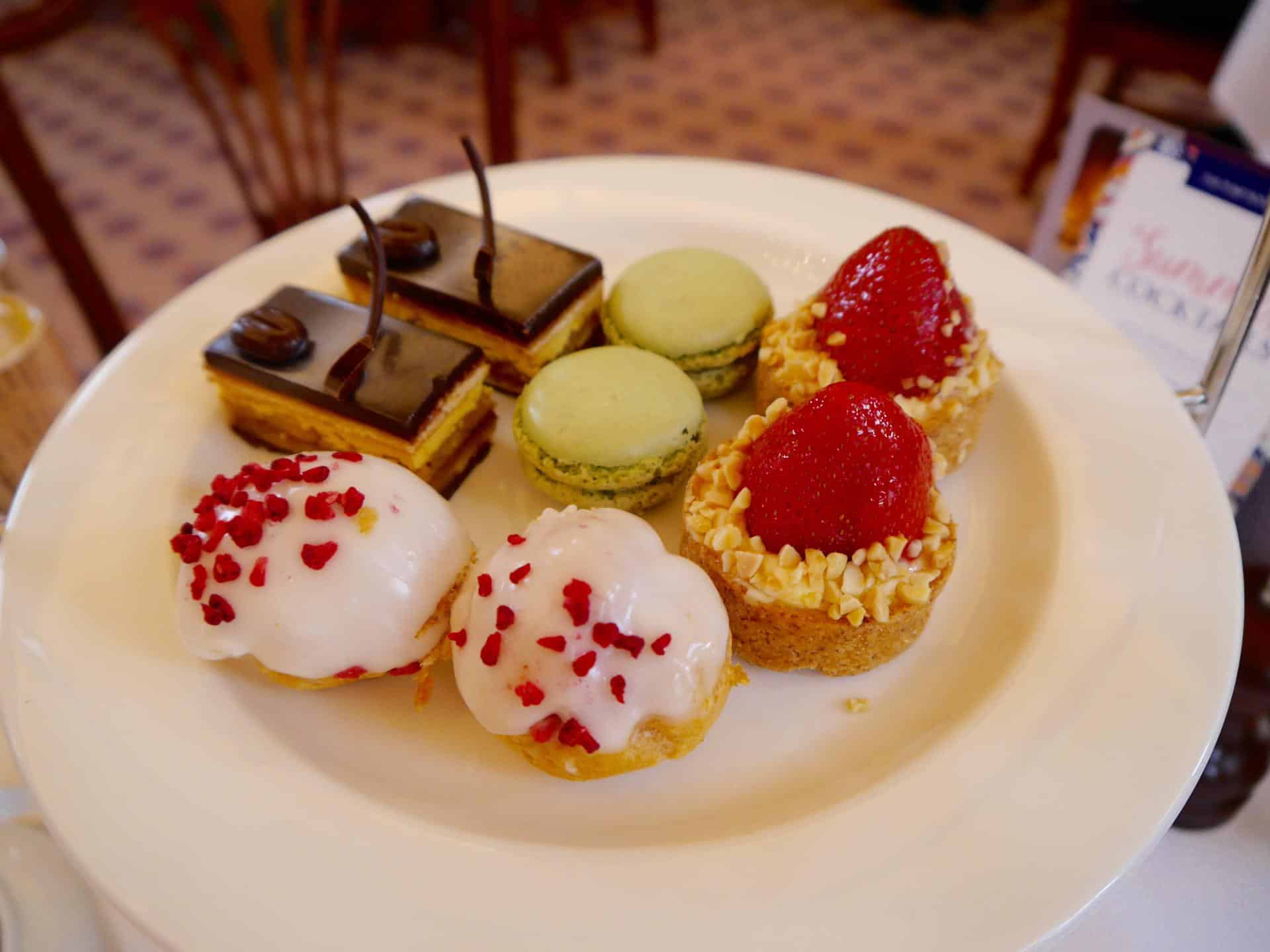 afternoon-tea-the-pump-room-bath2