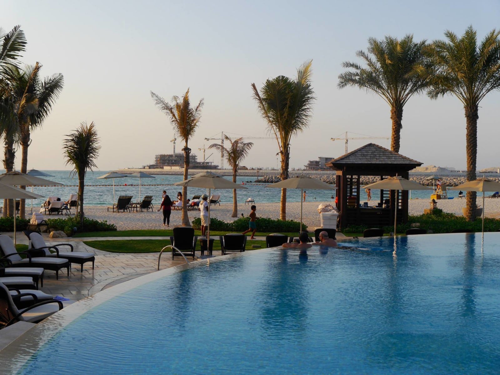 four-seasons-dubai-pool2