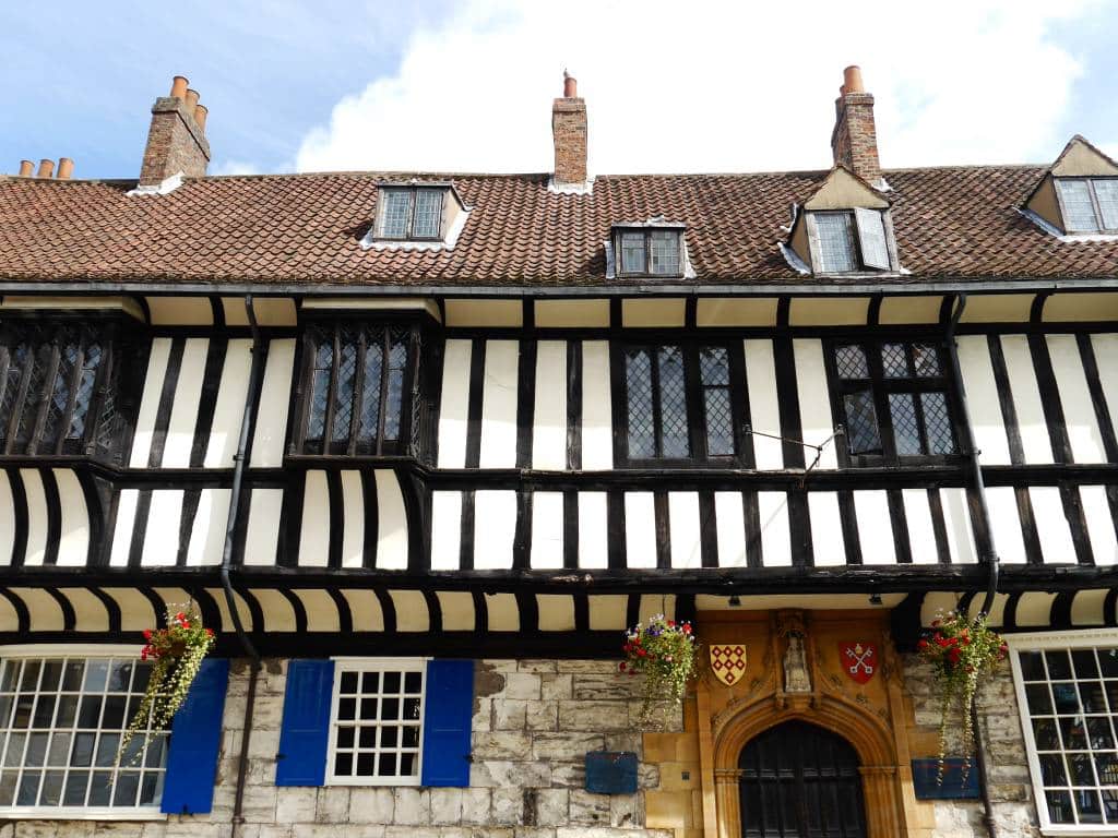 york-medieval-buildings-minster