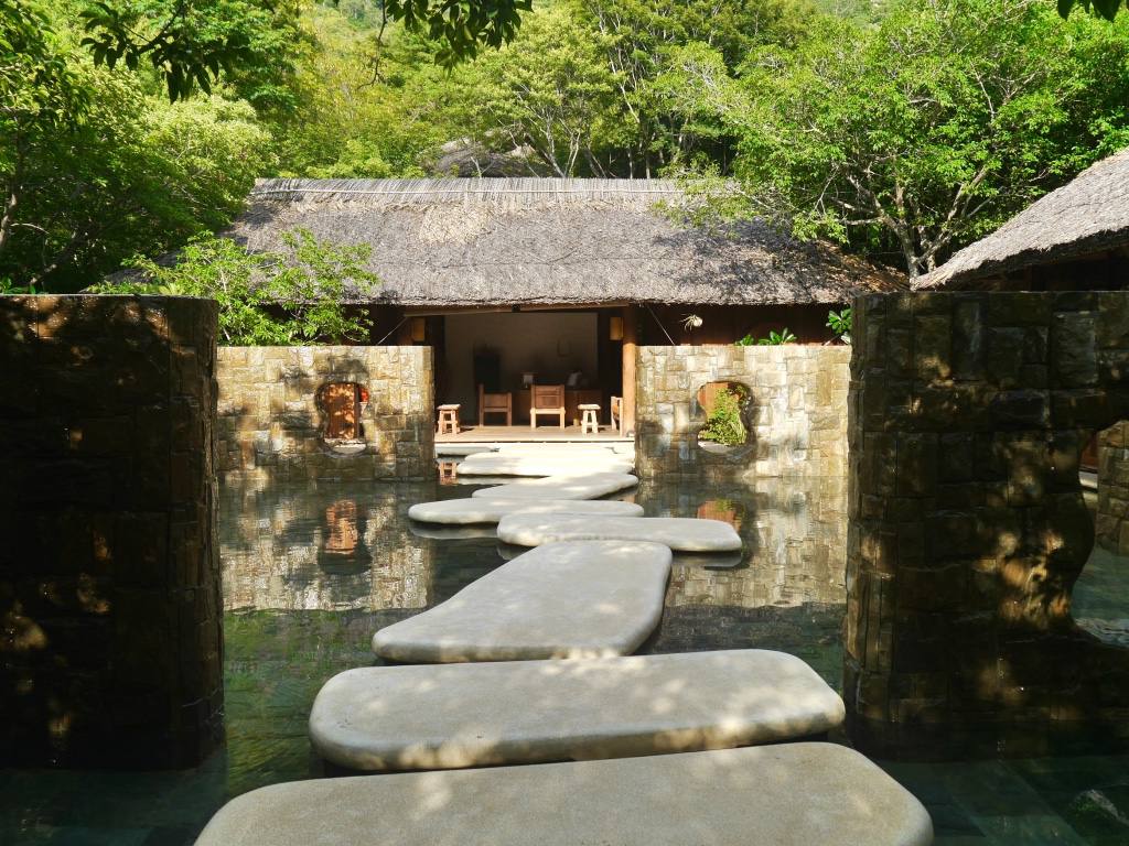 six-senses-ninh-van-bay-vietnam-spa-entrance