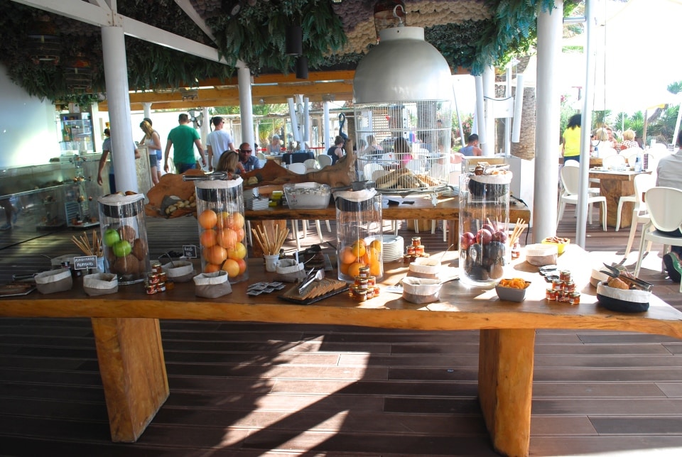 Ushuaia-Ibiza-breakfast