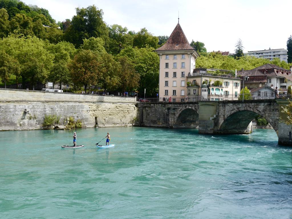 river-aare-bern-sup-boarding