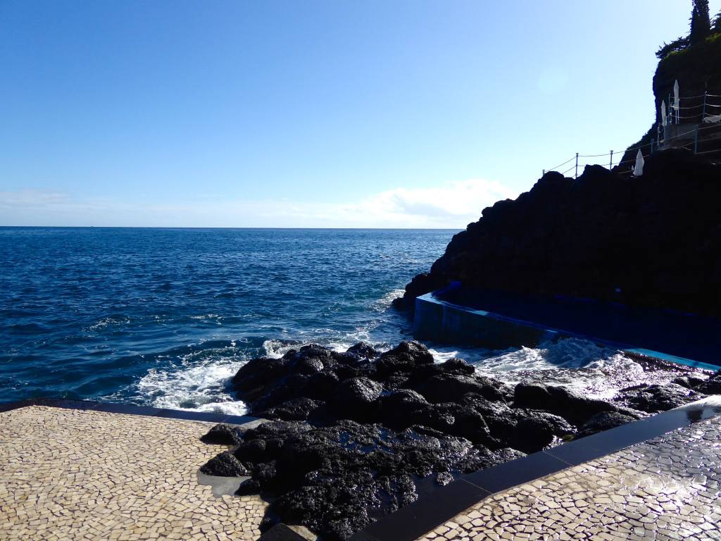 belmond-reids-palace-madeira-sea-deck