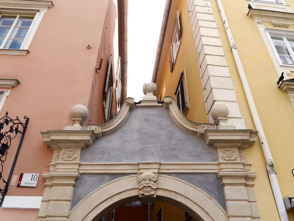 colourful-buildings-graz-austria-old-town