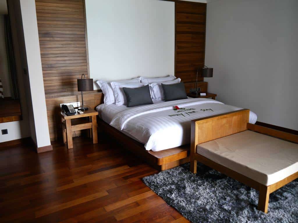 hideaway-resort-spa-maldives-water-villa