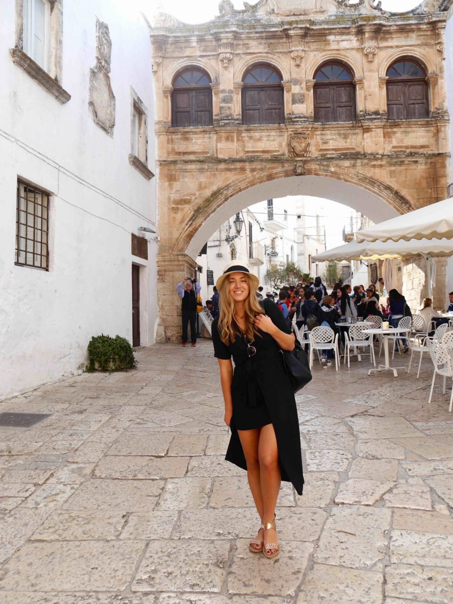 the-travelista-jess-gibson-travel-blogger-puglia-ostuni-fedora