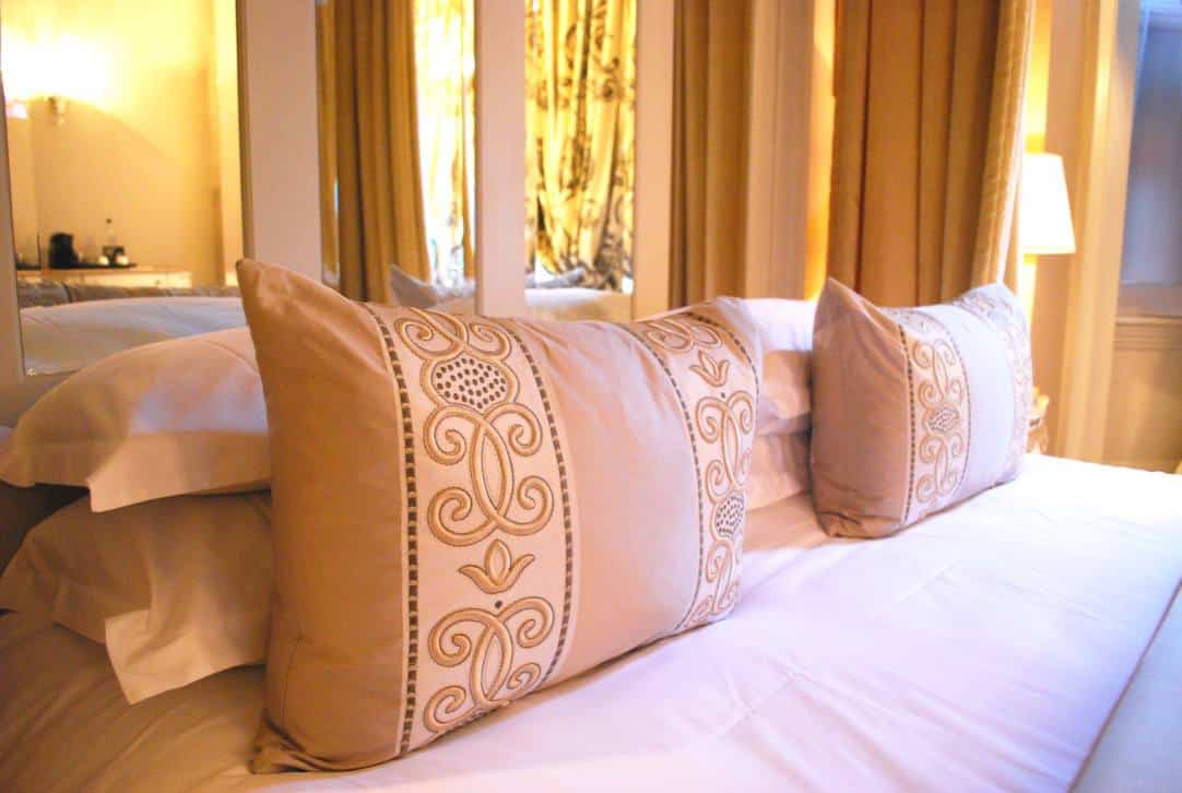 11-cadogan-gardens-bed-london