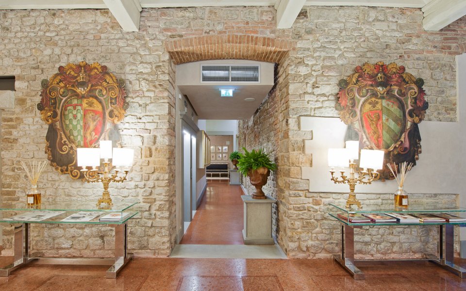 hotel-brunelleschi-lobby-florence